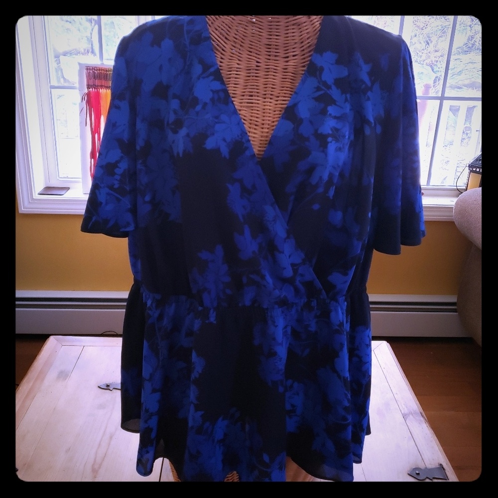 NWT Plus Size Woman's Faux Wrap Shirt Blue Floral